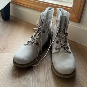 Northface waterproof boots